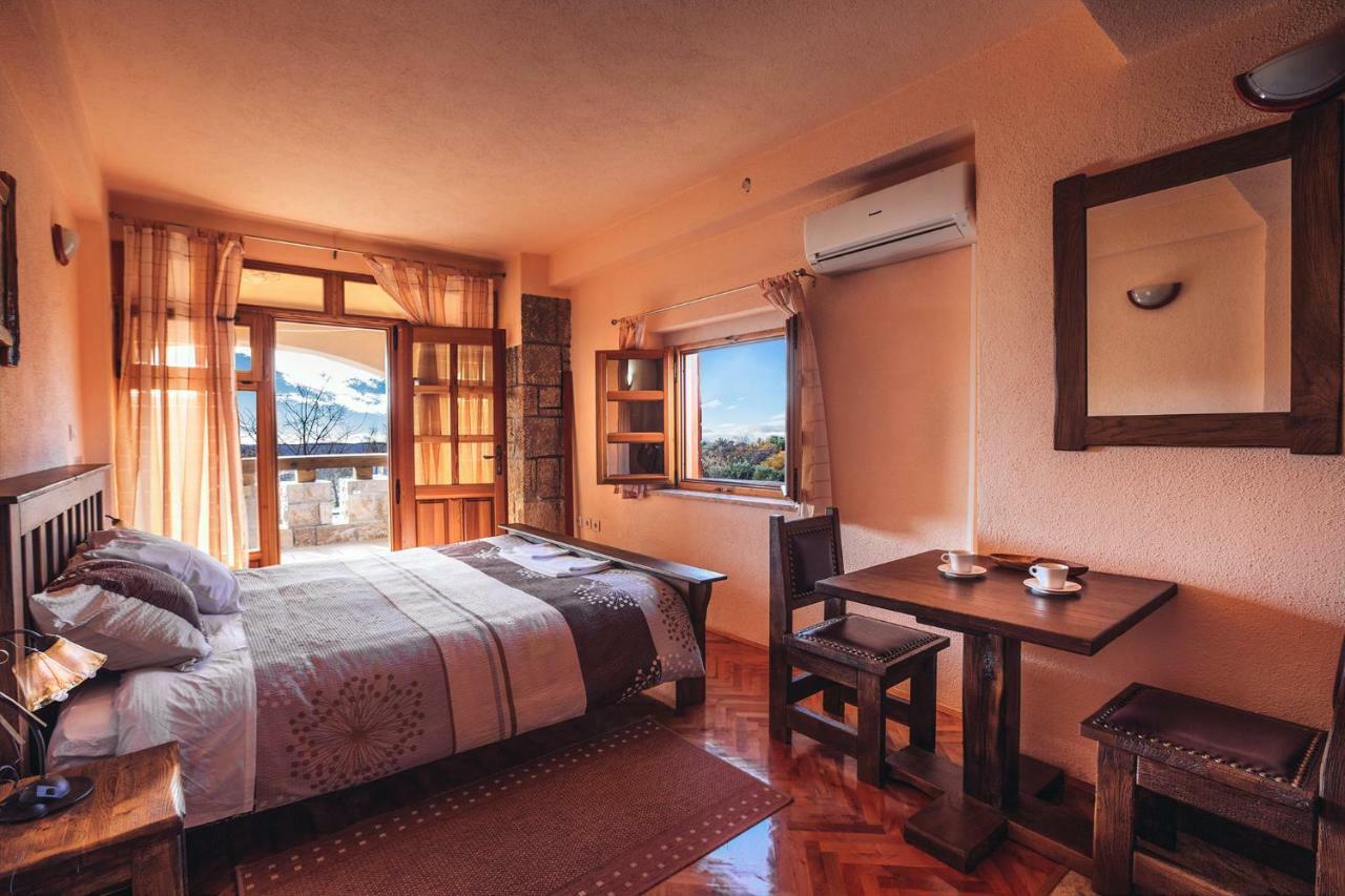 Apartmani I Sobe Dinko Стариград-Паклениця Екстер'єр фото