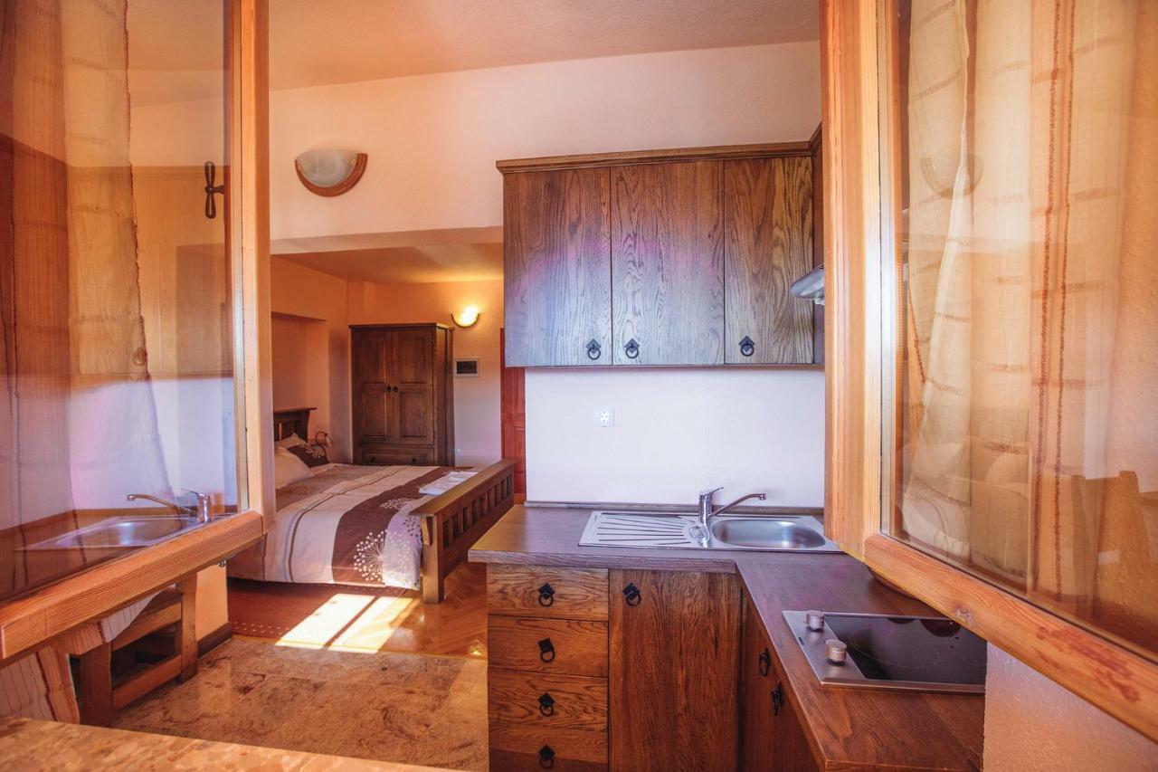 Apartmani I Sobe Dinko Стариград-Паклениця Екстер'єр фото